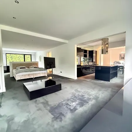 Weisse -moderne Und Stilvolle - Nahe Hbf & City, Messe, Oevb Appartement *