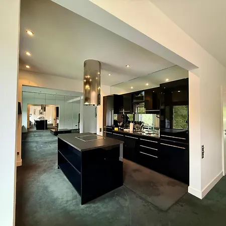 Appartement Weisse -moderne Und Stilvolle - Nahe Hbf & City, Messe, Oevb Bremen