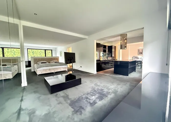 Weisse -moderne Und Stilvolle - Nahe Hbf & City, Messe, Oevb Apartment *